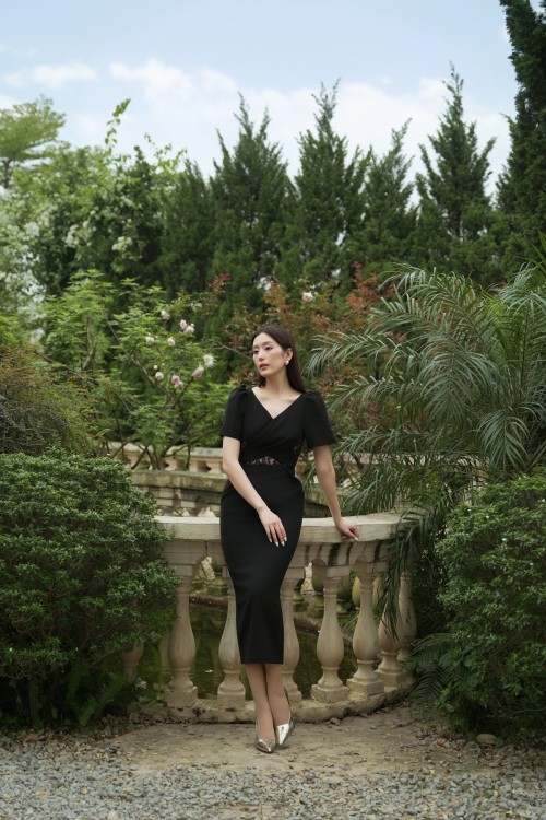 Sixdo Black Woven Pencil Dress